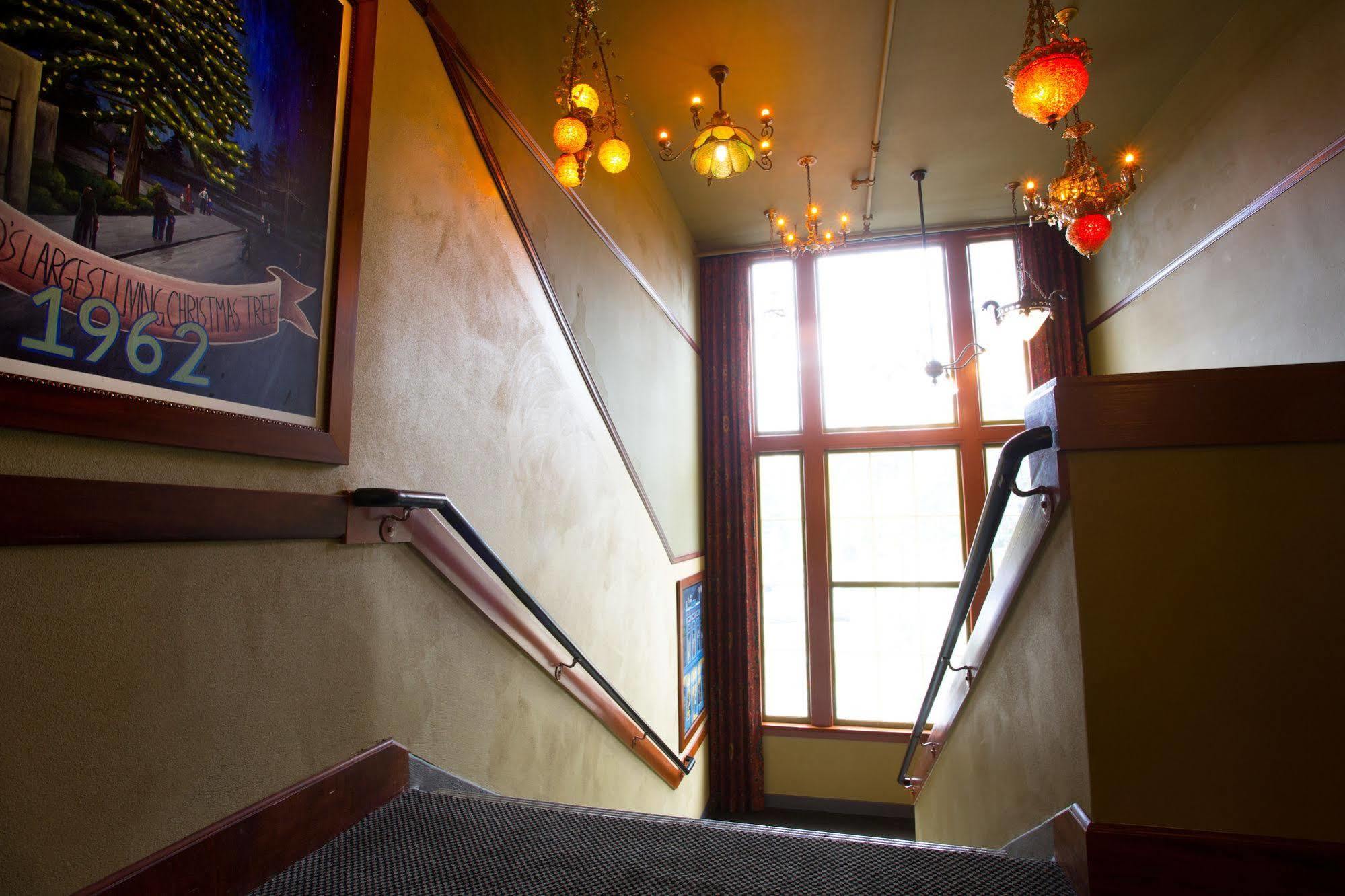 Mcmenamins Anderson School Hotel Ботъл Екстериор снимка