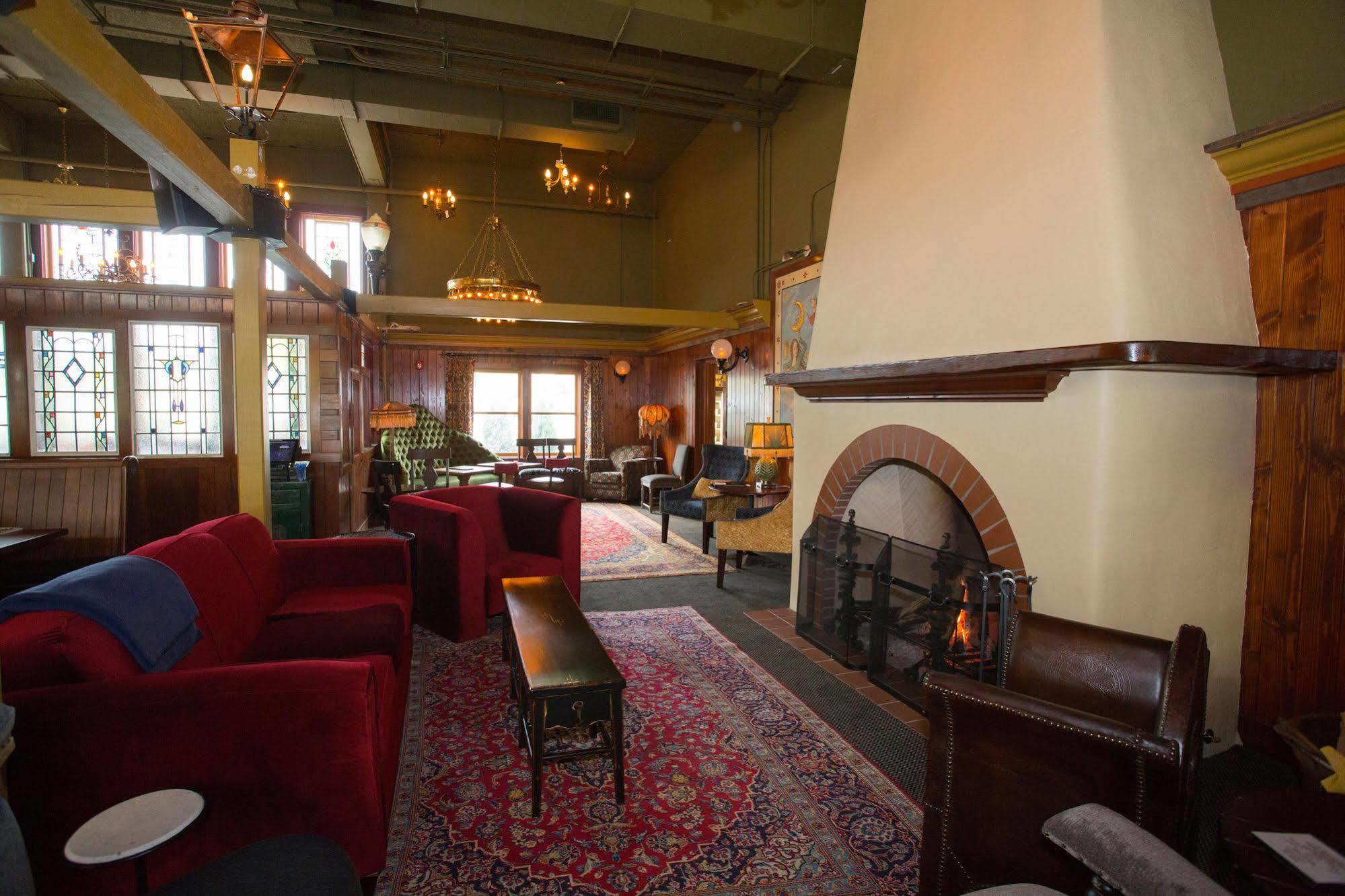 Mcmenamins Anderson School Hotel Ботъл Екстериор снимка