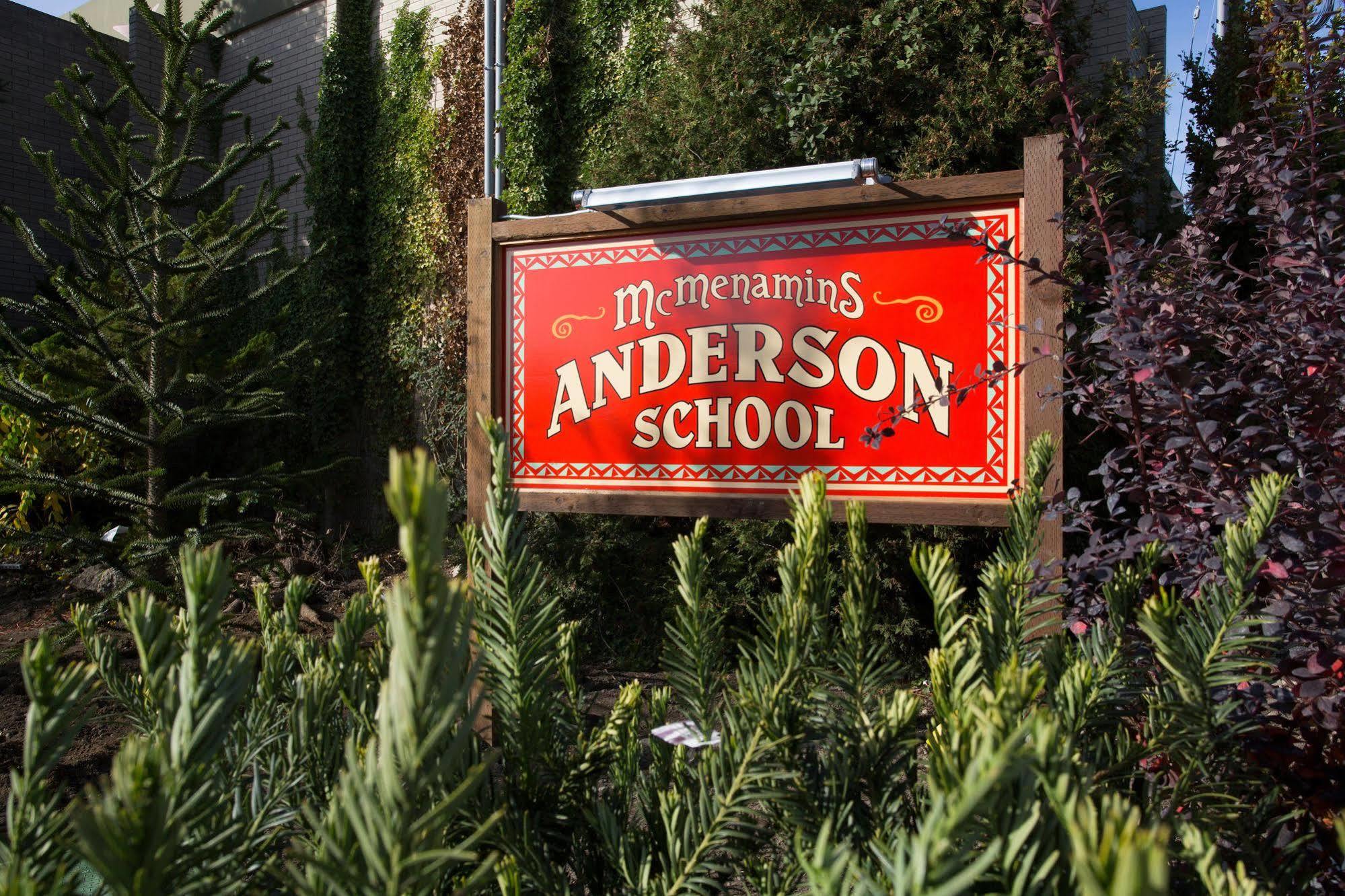 Mcmenamins Anderson School Hotel Ботъл Екстериор снимка